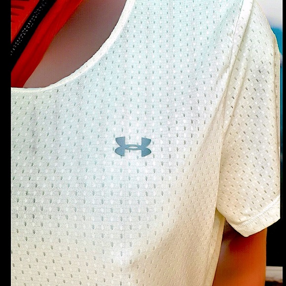 🧘‍♀️UNDER ARMOUR🧘‍♀️ MESH KEYHOLE STRAPPY OPEN-BACK SHORT SLEEVE WORKOUT TOP - Picture 7 of 7